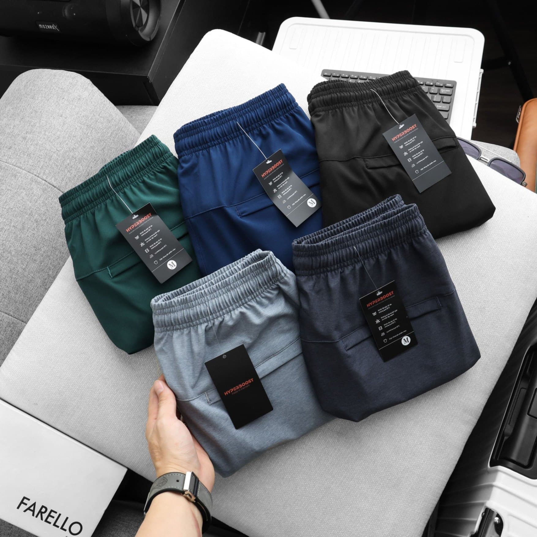 Quần short đơn sắc thoáng khí HyperBoost